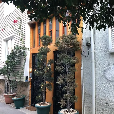 Kaleici Bahceli Oezel Muhtesem Muestakil